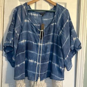 NWT Unique Spectrum Blue/White Tye-Dye Top with Lace Bottom Size L